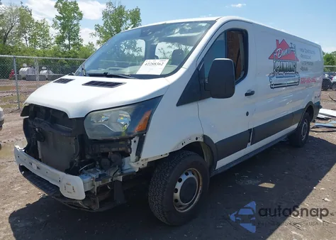 2016 Ford Transit-250 z USA, uszkodzony, nr VIN 1FTYR2ZM5GKA32015
